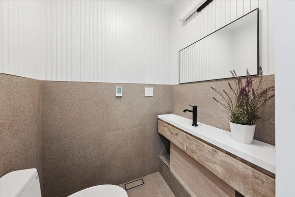 Bathroom vanity storage solutions modern design